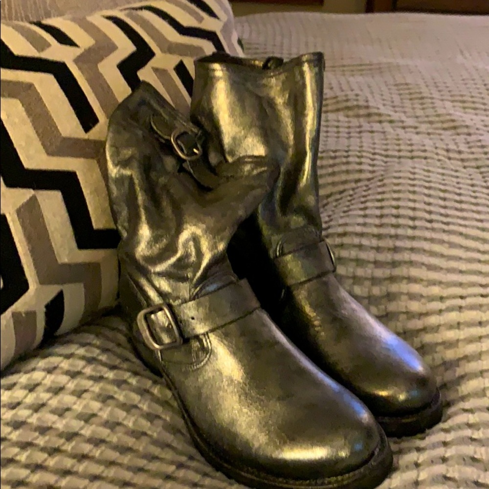 Fyre boots